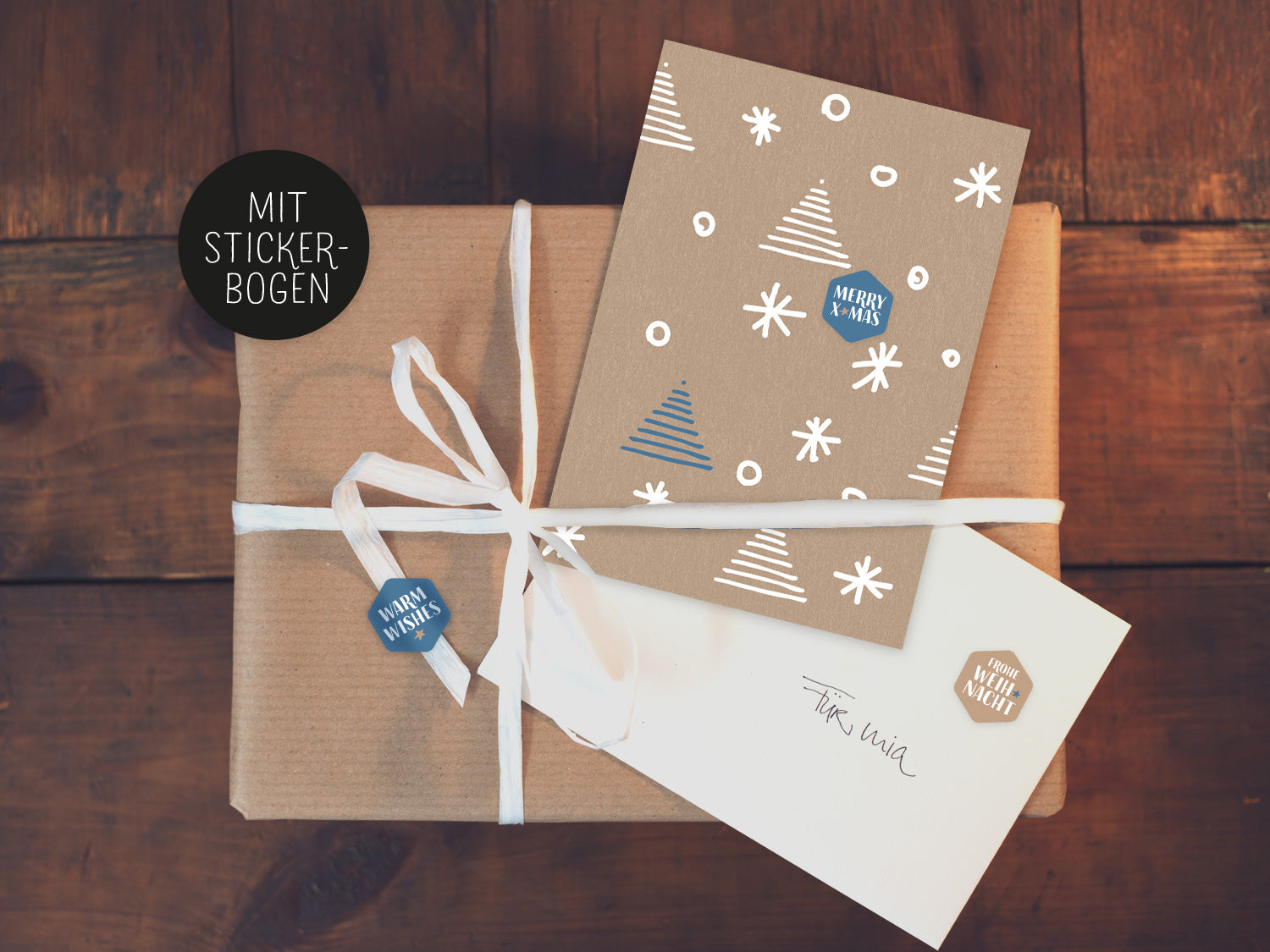 Weihnachts Grußkarten mit Vintage-Design. Weihnachtsbaum, Sterne und Schnee auf Kraftpapier im 10er Postkarten Set.