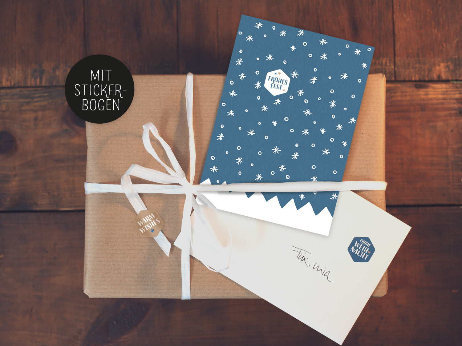 Weihnachts Grußkarten mit Vintage-Design. Berge und Schnee auf blauem Hintergrund im 10er Postkarten Set.