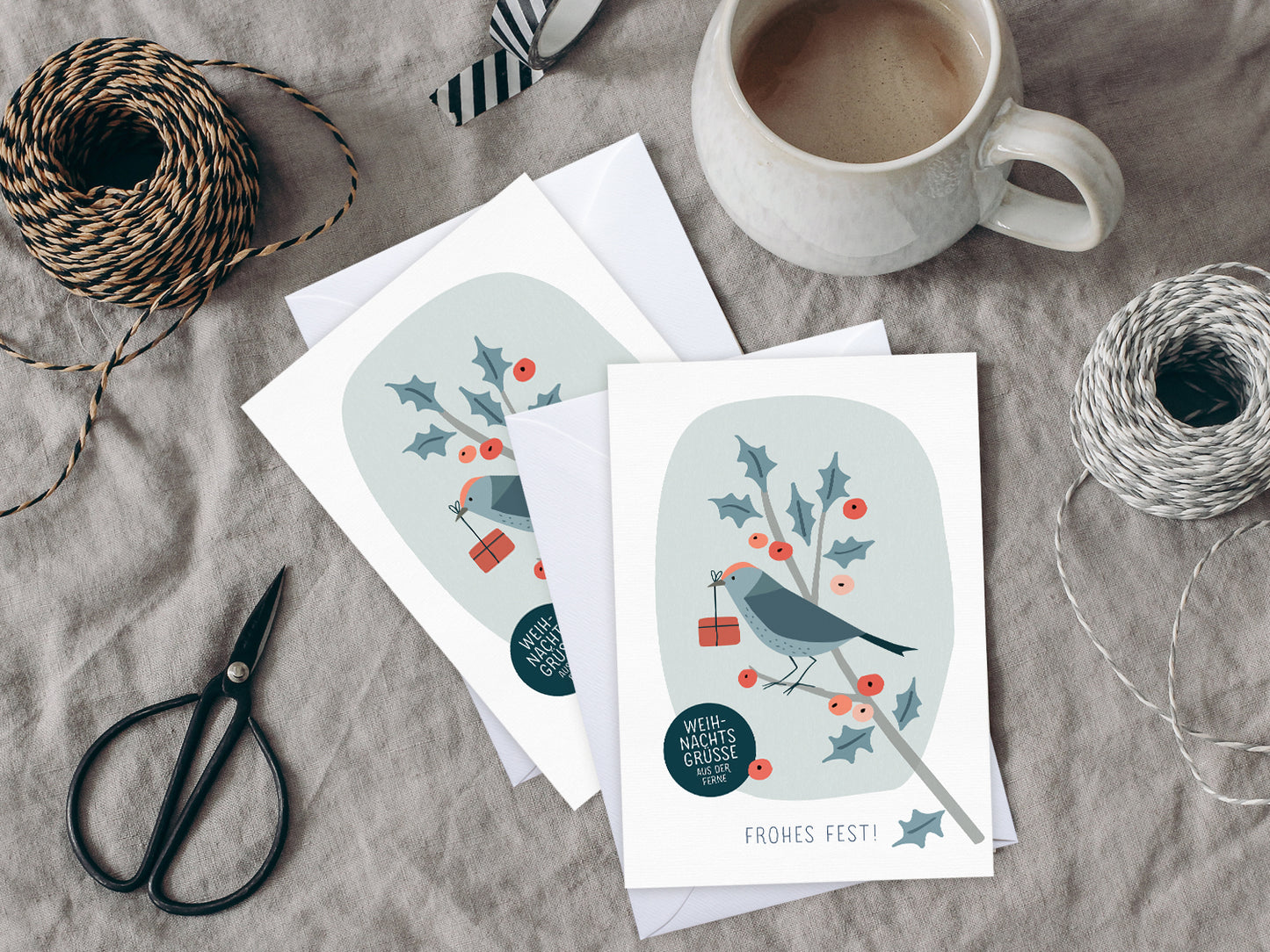 Weihnachtskarte ›Frohes Fest‹ / Scandi Nordic Stil, Wintervogel mit Zweig in Pastellfarben