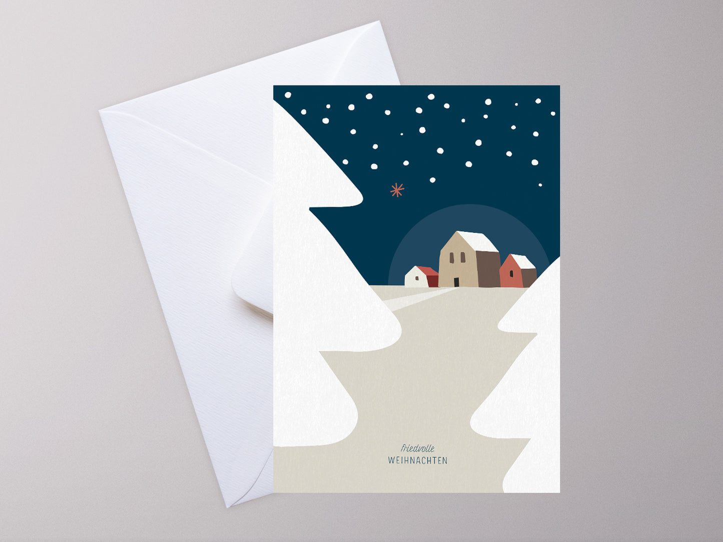 Weihnachtskarte im Scandi Nordic Stil als kleiner Postkartengruß, illustriert mit einer ruhigen, verschneiten Winterlandschaft und dem Wunsch nach "friedvollen Weihnachten". Gedeckten Pastellfarben, ein minimalistischem Nordic Design Stil. So zaubert dieser Weihnachtsgruß eine gemütliche Atmosphäre unter den Tannenbaum.