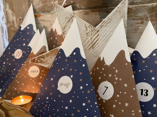 Adventskalender-Set, DIY Berge zum Selberbasteln, Dreieckstüten, Recyclingpapier, Aufkleber