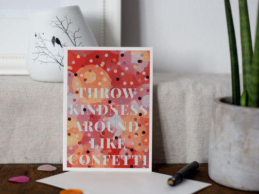 Postkarte ›throw KINDNESS around LIKE CONFETTI‹ mit Kuvert, Botschaft, Quote, schimmernd