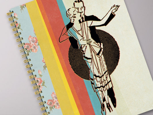 Ein schönes Geschenk für Sie & Ihn ... oder für Verliebte und fröhliche Optimisten! Hochwertiges Notizbuch mit goldfarbener Spiralbindung / Ringbindung. Notizbuch mit Spiralbindung, ›Liebe liegt in der Luft‹, verliebt, Freude, kleines Geschenk, Hochzeit, Paar, Flower Power. Ein schönes Geschenk, das sagt: Lass uns in Kontakt bleiben – Let's stay in contact! Im Moment eigentlich also für jeden!