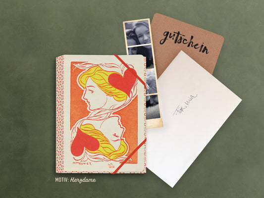 Mini-Sammelmappe ›Spielkarte‹; kleiner Ordnungshelfer, Gutscheinmappe, Geschenk, Reisebegleiter, Herzdame, Pik König